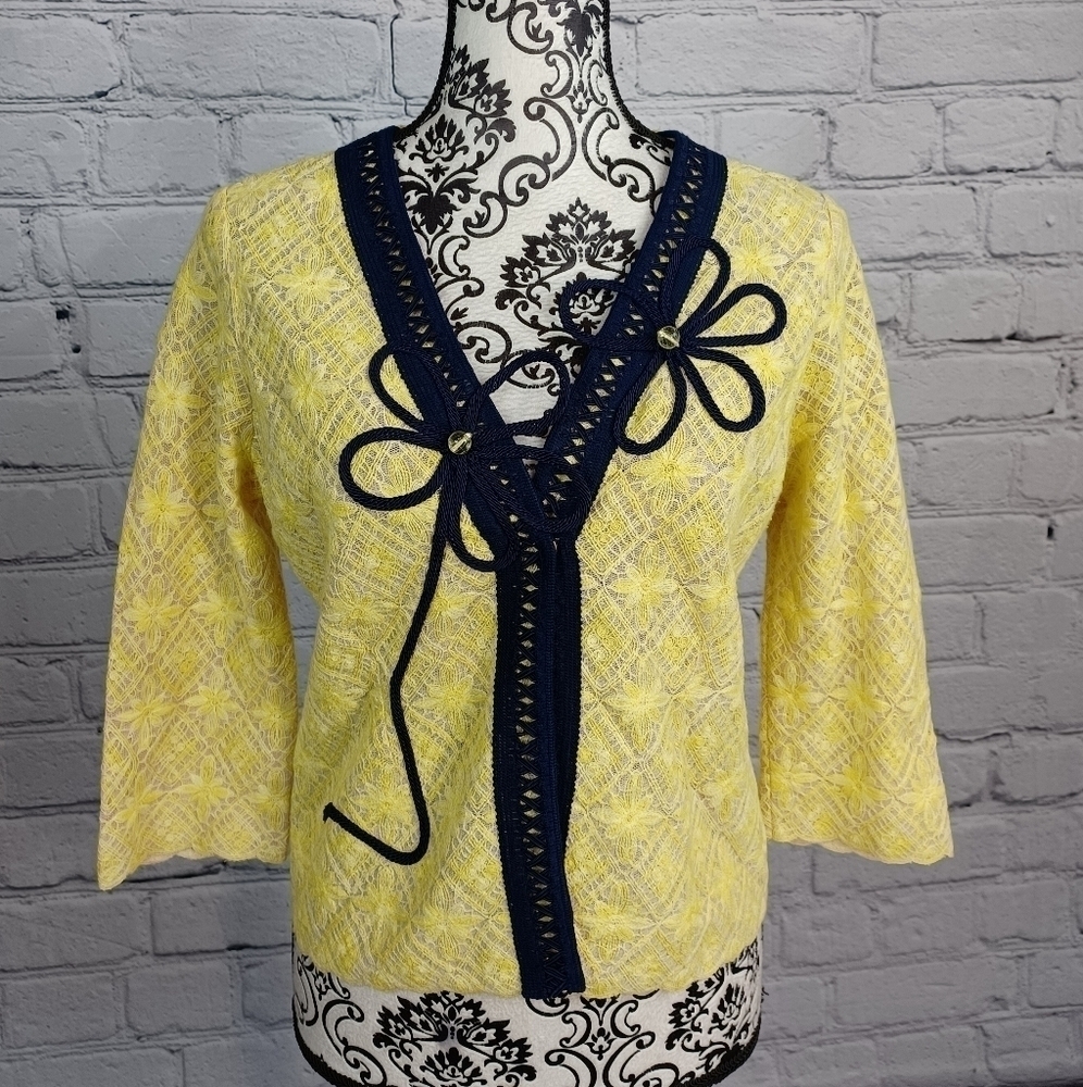 Field Flower women's size medium snap front floral laced textured jacket b26
